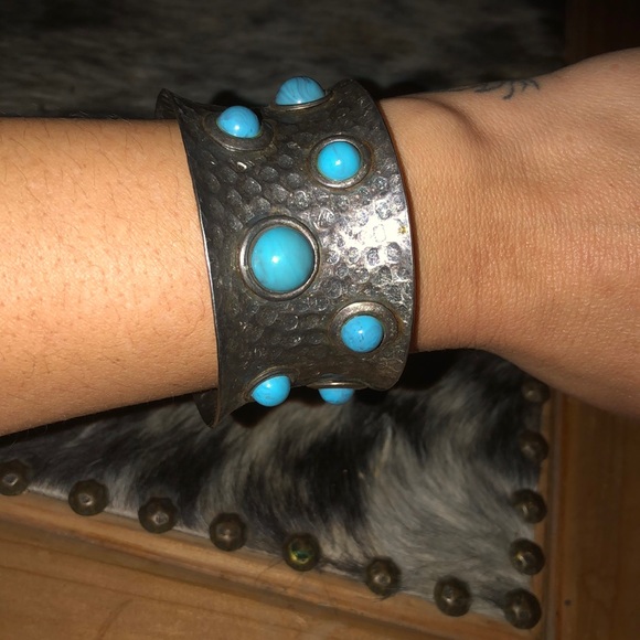 Cuff bracelet - Picture 3 of 3